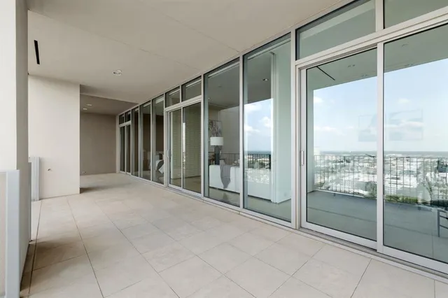 $1,049,500 | 1717 Arts Plaza, Unit 2112, Dallas, TX 75201