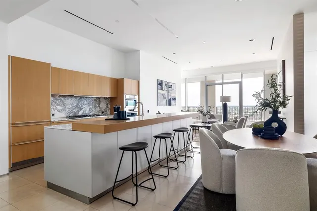 $1,049,500 | 1717 Arts Plaza, Unit 2112, Dallas, TX 75201