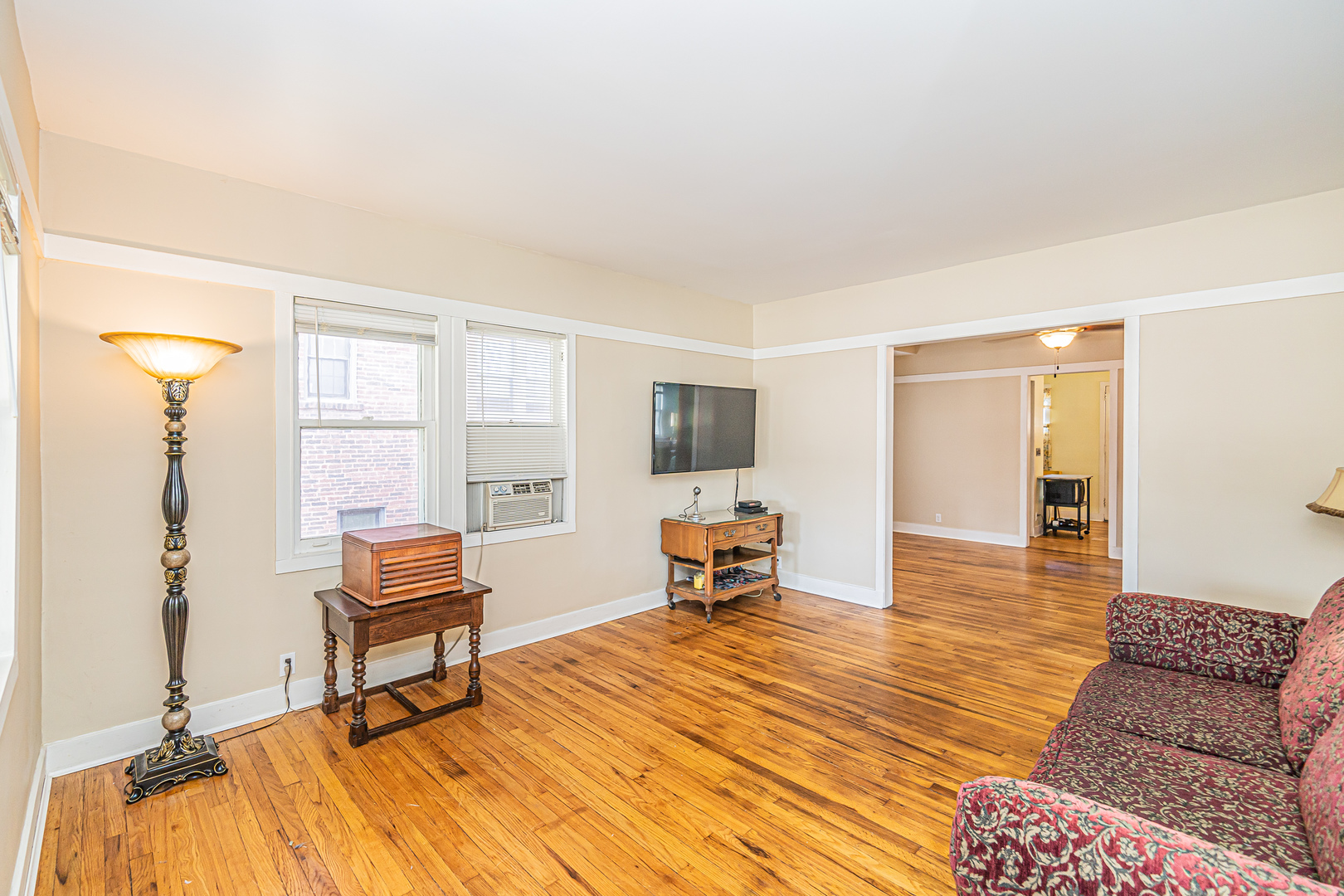 60 Pine Avenue Riverside, IL 60546 - Photo 4 of 27 a living room with furniture and a wooden floor