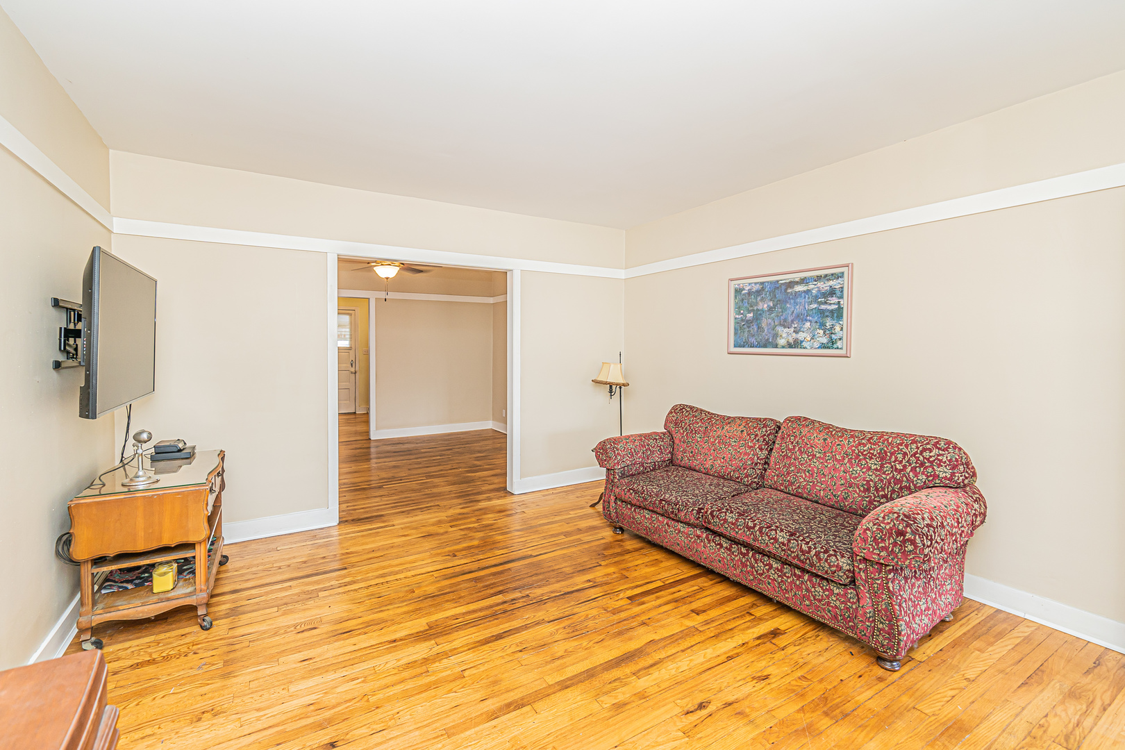 60 Pine Avenue Riverside, IL 60546 - Photo 5 of 27 a living room with furniture and a wooden floor