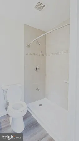 a view of livingroom with furniture