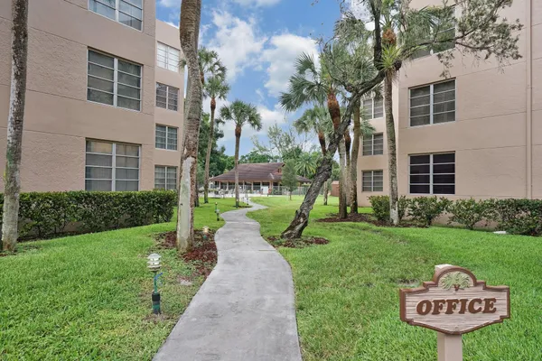 $2,800 | 1831 Sabal Palm Drive, Unit 202, Davie, FL 33324