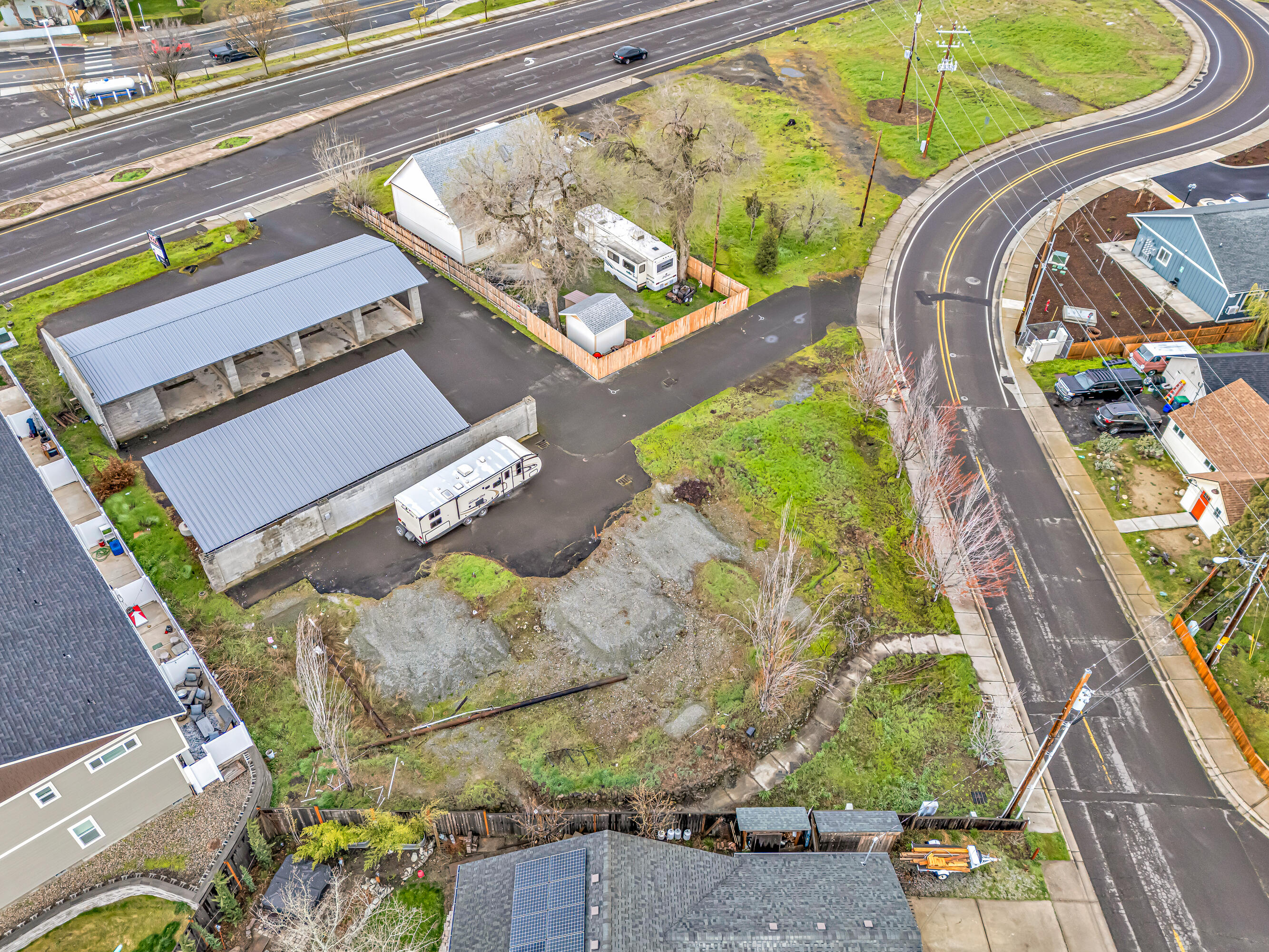 70 Suncrest Road Talent, OR 97540 - Photo 14 of 16 DJI_20250331090159_0010_D