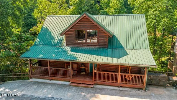 $870,000 | 620 Chickasaw Gap Way, Pigeon Forge, TN 37863
