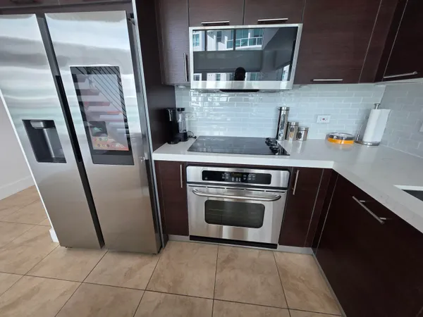 $5,200 | 41 Southeast 5th Street, Unit 1917, Miami, FL 33131