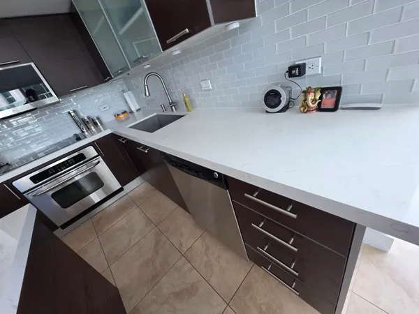 $5,200 | 41 Southeast 5th Street, Unit 1917, Miami, FL 33131