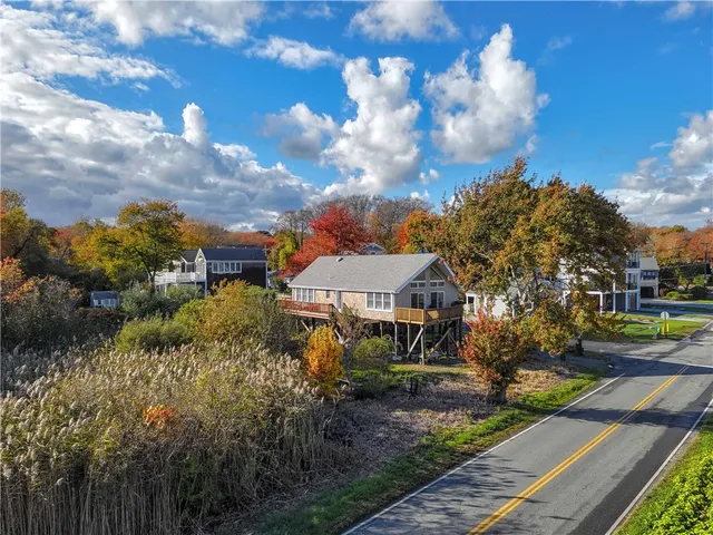 $1,275,000 | 91 Bonnet Point Road, Narragansett, RI 02882