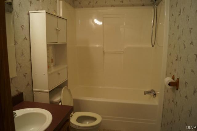 8220 Airport Road, Unit 22 Bath, PA 18014 - Photo 9 of 13 Gallery Image 9