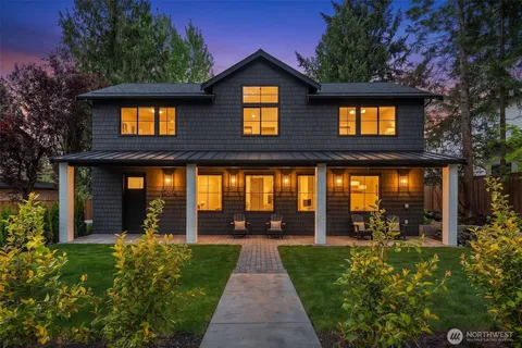 $2,589,000 | 12416 Northeast 72nd Street, Kirkland, WA 98033