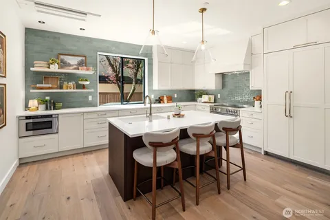 $2,589,000 | 12416 Northeast 72nd Street, Kirkland, WA 98033