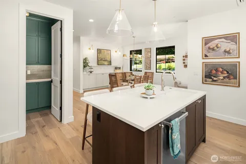 $2,589,000 | 12416 Northeast 72nd Street, Kirkland, WA 98033