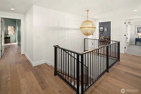 $2,589,000 | 12416 Northeast 72nd Street, Kirkland, WA 98033