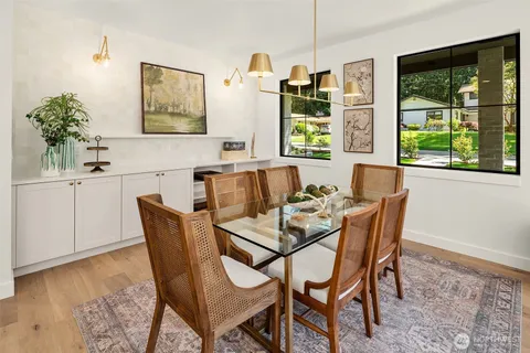$2,589,000 | 12416 Northeast 72nd Street, Kirkland, WA 98033