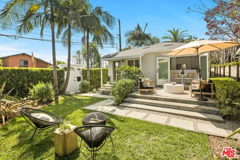 $1,995,000 | 2477 Walnut Avenue, Venice, CA 90291