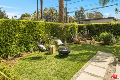 $1,995,000 | 2477 Walnut Avenue, Venice, CA 90291