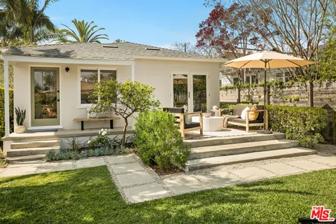 $1,995,000 | 2477 Walnut Avenue, Venice, CA 90291