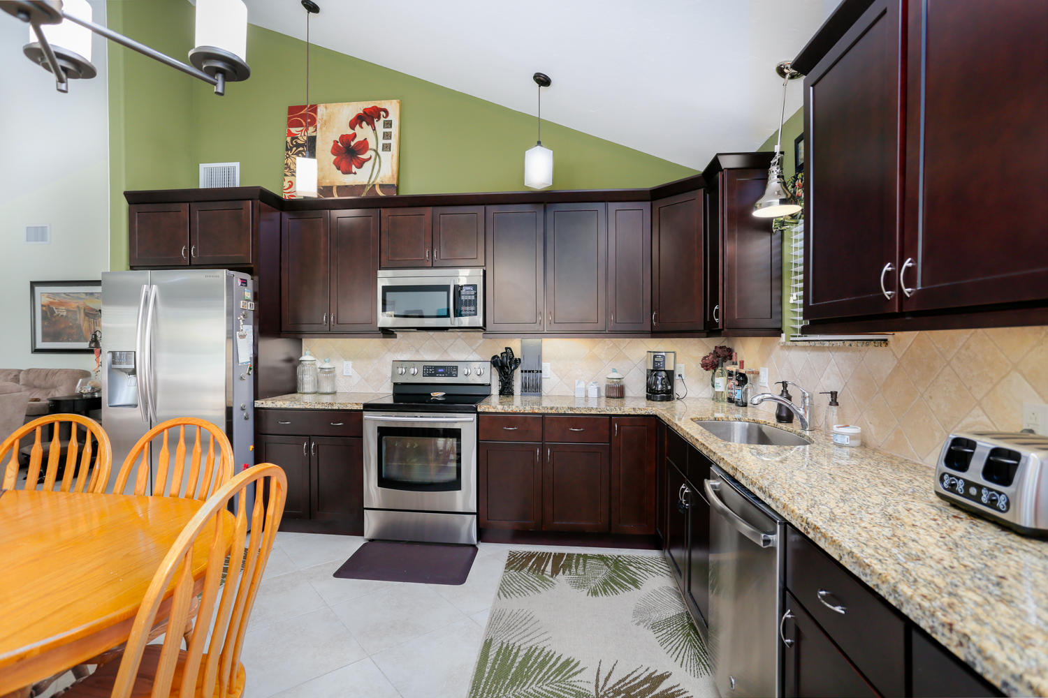 15 Snapper Avenue Key Largo, FL 33037 - Photo 3 of 17 Kitchen Alternate View