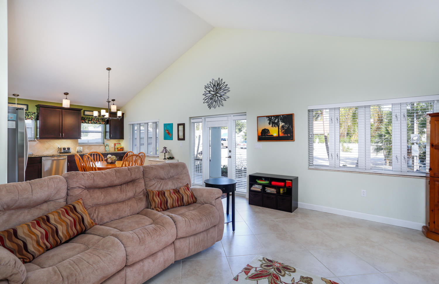 15 Snapper Avenue Key Largo, FL 33037 - Photo 6 of 17 Living Alternate View