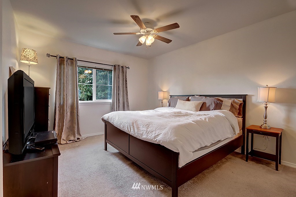 465 Queen Avenue Northeast, Unit 402 Renton, WA 98056 - Photo 13 of 25 Gallery Image 13