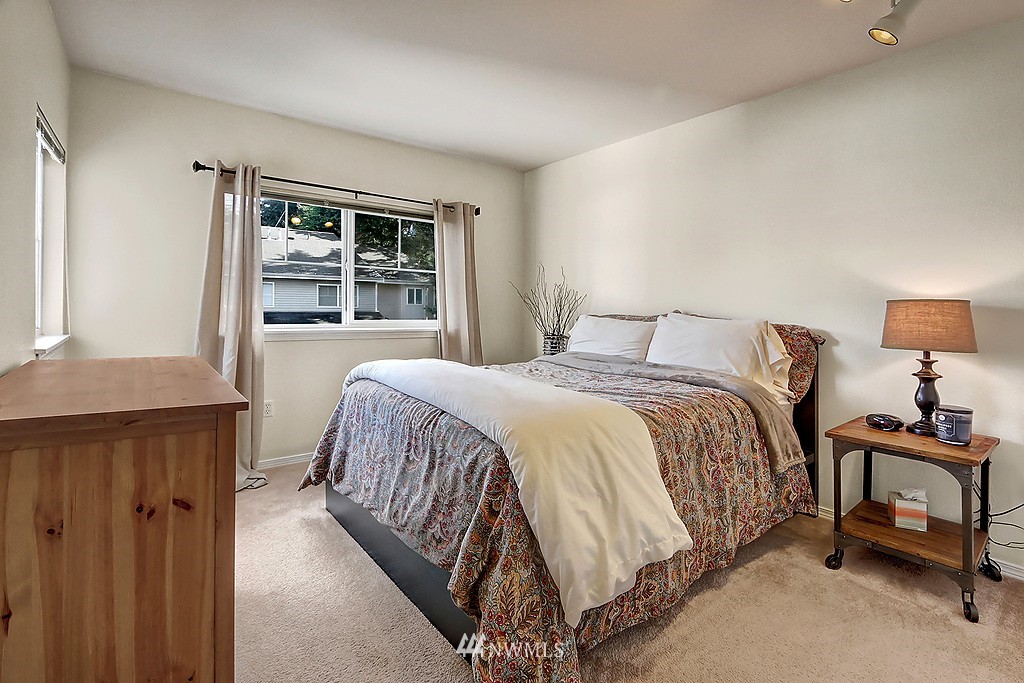 465 Queen Avenue Northeast, Unit 402 Renton, WA 98056 - Photo 16 of 25 Gallery Image 16