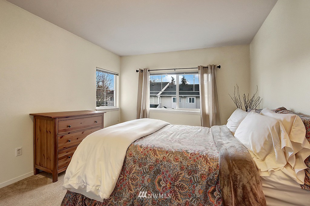 465 Queen Avenue Northeast, Unit 402 Renton, WA 98056 - Photo 18 of 25 Gallery Image 18