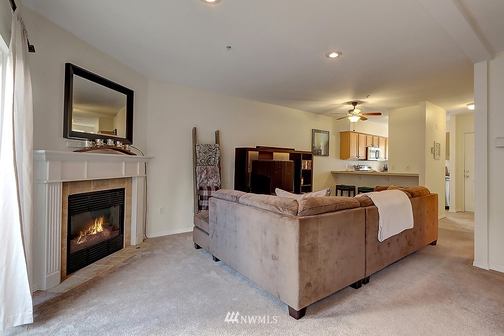 465 Queen Avenue Northeast, Unit 402 Renton, WA 98056 - Photo 19 of 25 Gallery Image 19