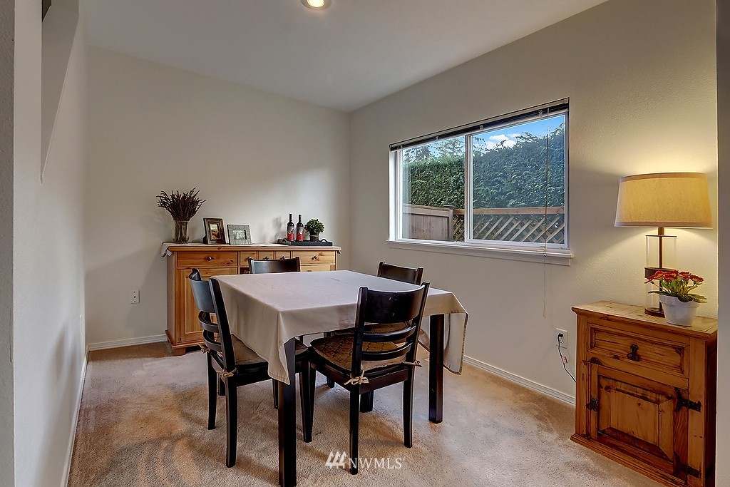 465 Queen Avenue Northeast, Unit 402 Renton, WA 98056 - Photo 9 of 25 Gallery Image 9