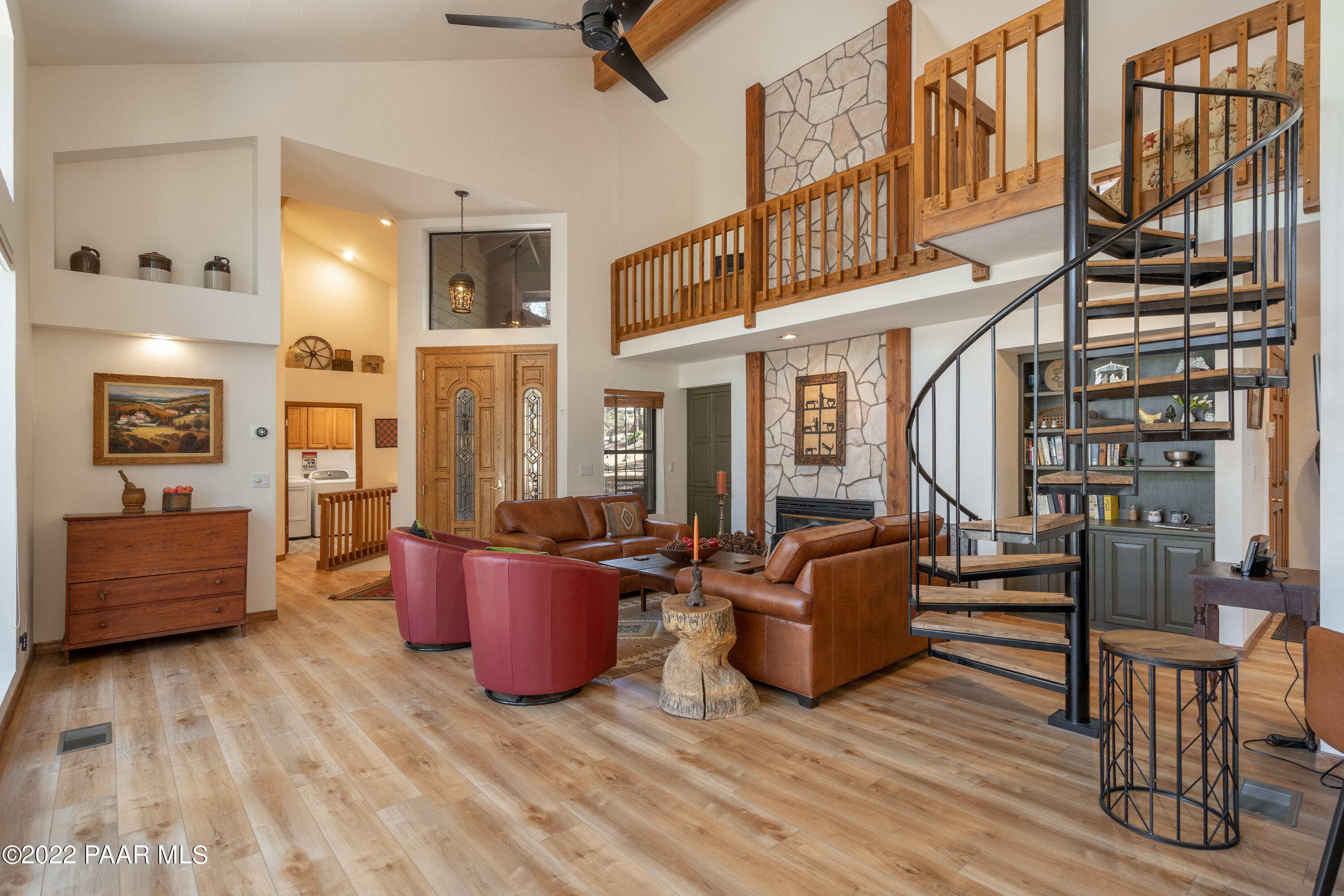 1737 Coyote Road Prescott, AZ 86303 - Photo 3 of 35 GREAT ROOM