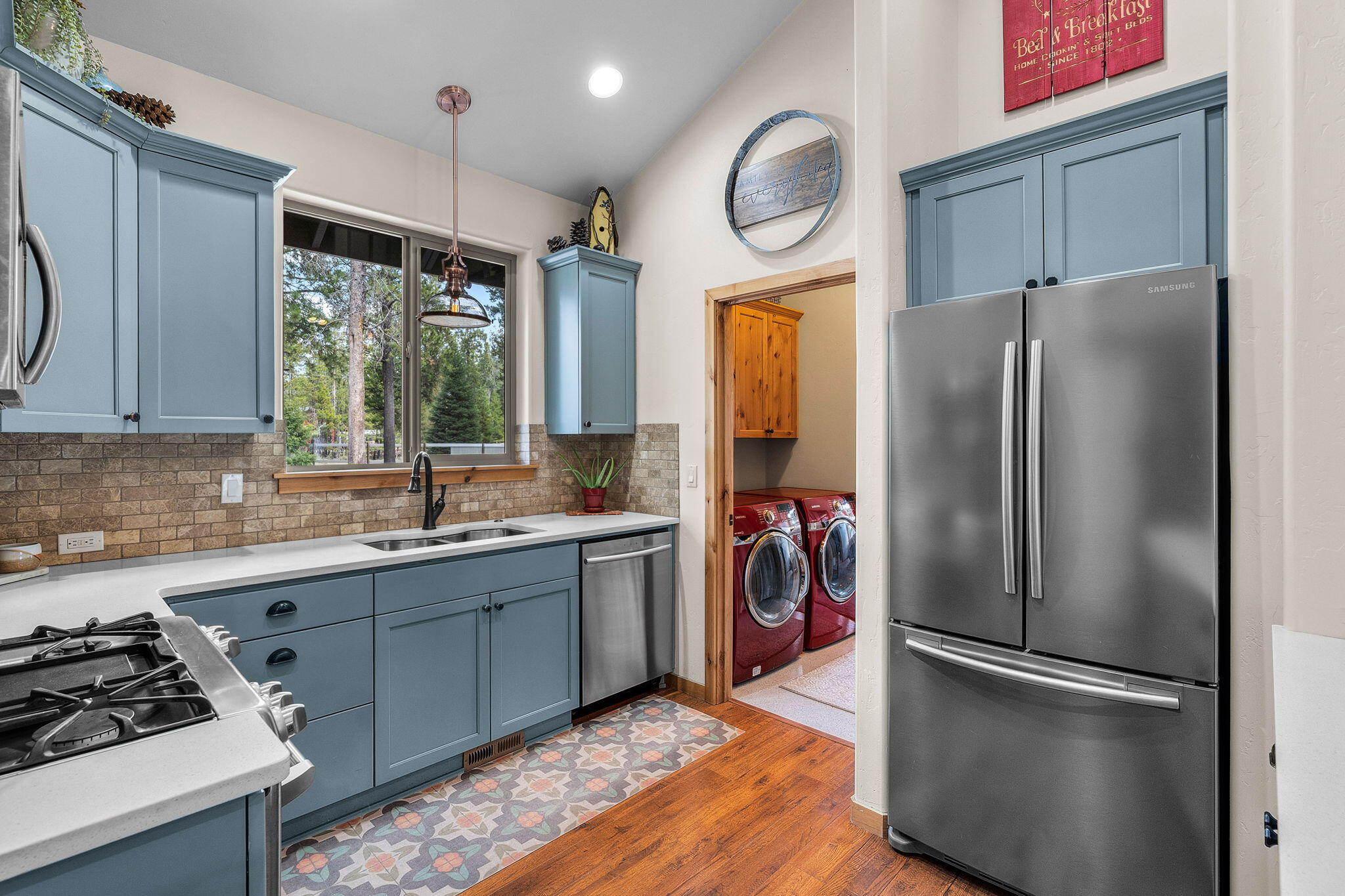 16855 Elsinore Road Bend, OR 97707 - Photo 6 of 48 Kitchen