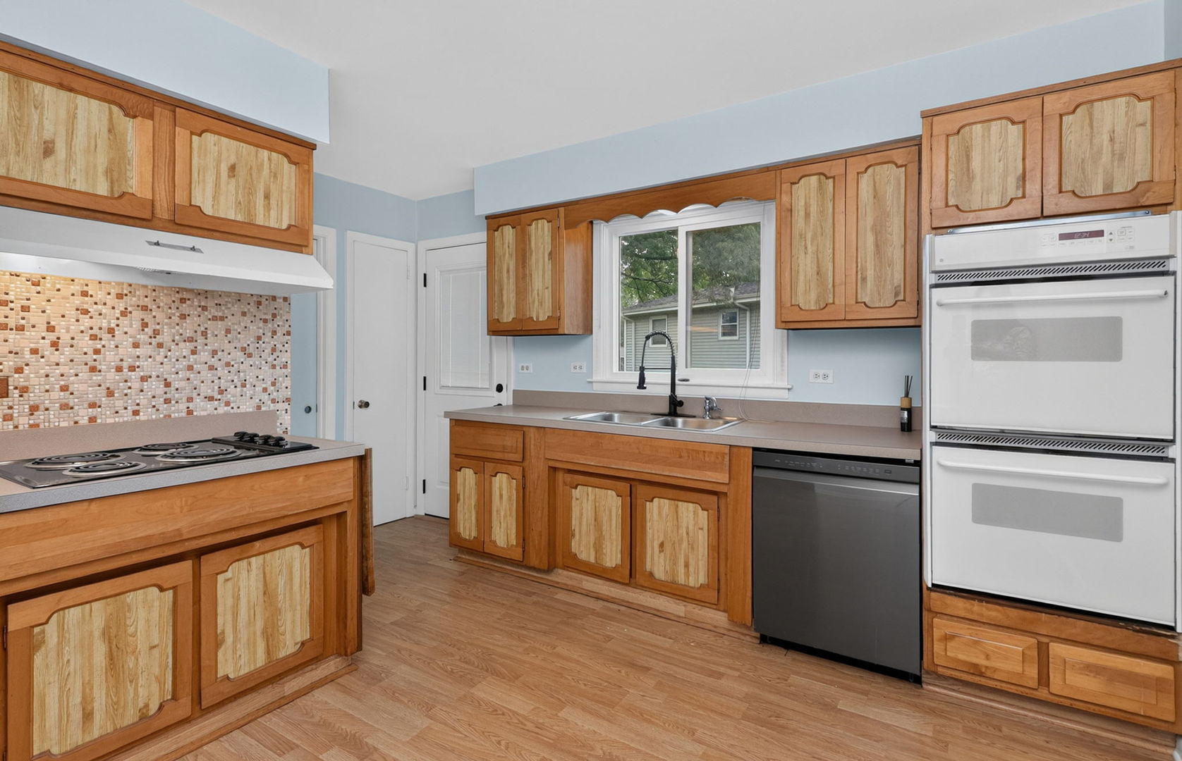 603 Kohley Road Lisle, IL 60532 - Photo 6 of 18 Gallery Image 6