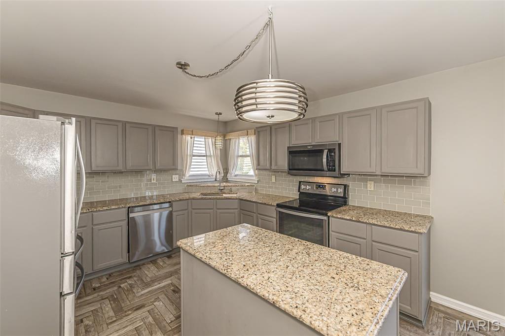 740 Spring Crest Court Fenton, MO 63026 - Photo 12 of 38