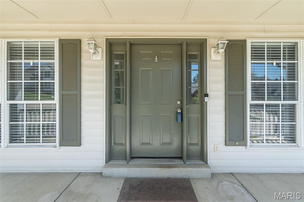 740 Spring Crest Court Fenton, MO 63026 - Photo 2 of 38
