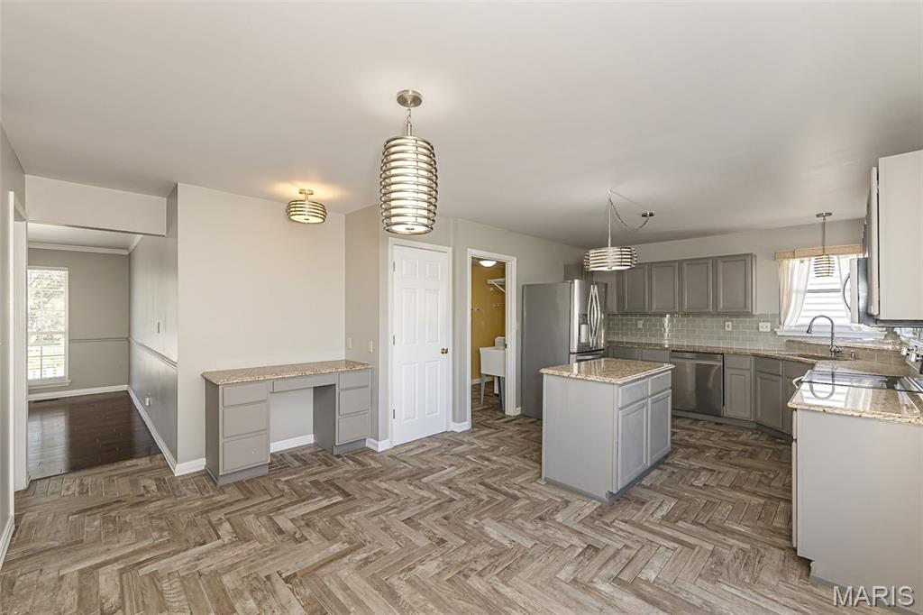 740 Spring Crest Court Fenton, MO 63026 - Photo 10 of 38