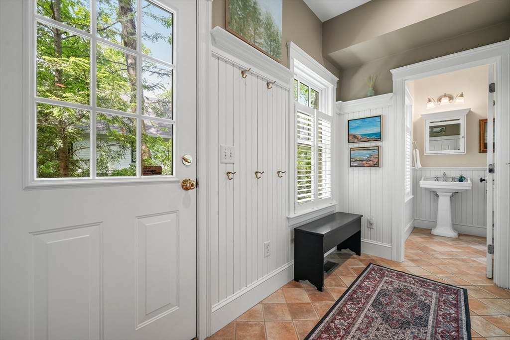 63 Locust Avenue Lexington, MA 02421 - Photo 15 of 37