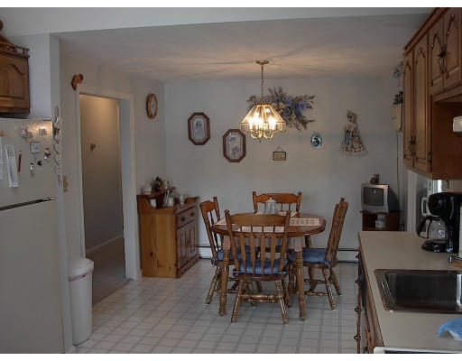 15 Apple Tree Road Tewksbury, MA 01876 - Photo 5 of 13 Gallery Image 5