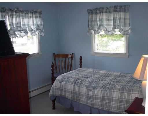 15 Apple Tree Road Tewksbury, MA 01876 - Photo 9 of 13 Gallery Image 9