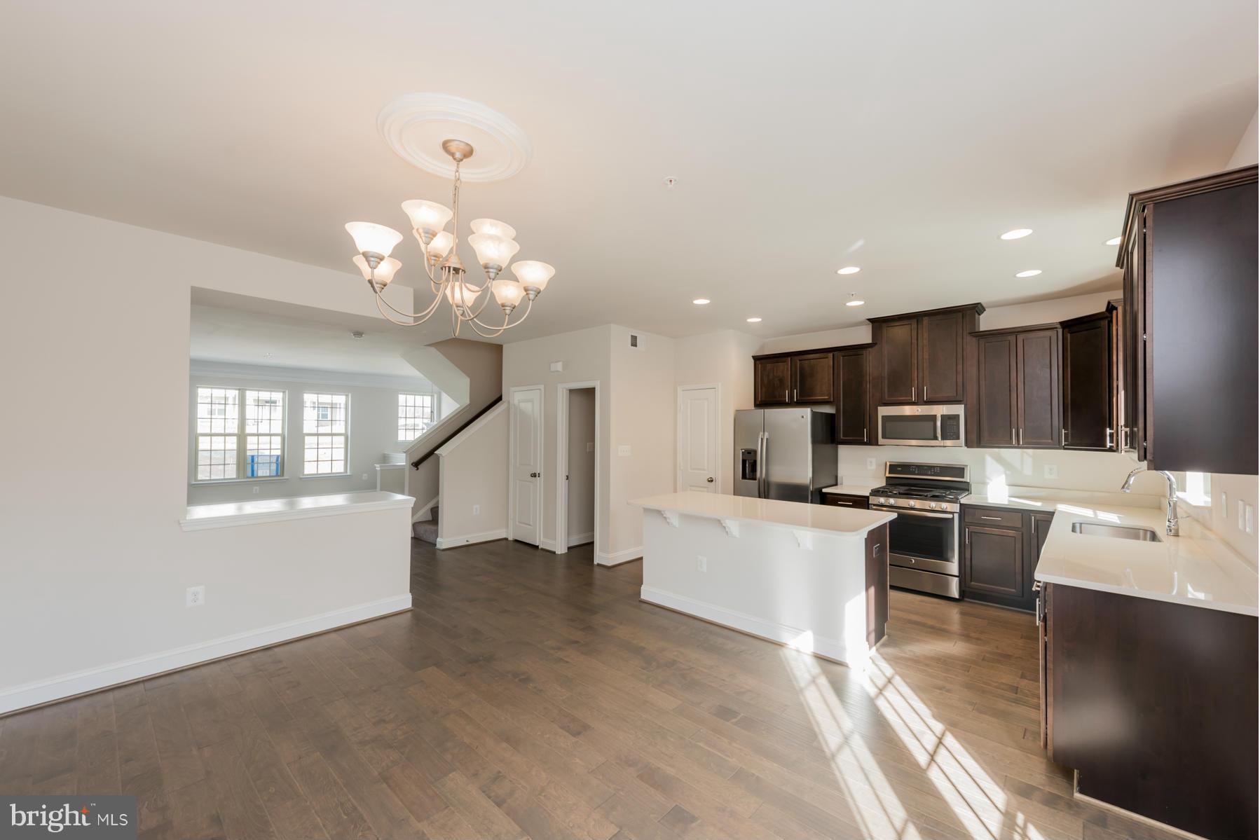 Dining Room Adjacent To Kitchen