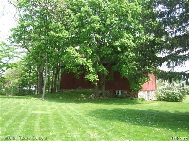 21030 Halsted Road Farmington Hills, MI 48335 - Photo 4 of 31 Gallery Image 4