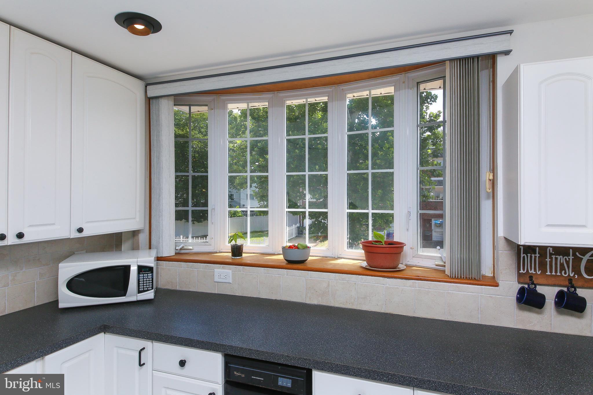 12242 Sweet Briar Road Philadelphia, PA 19154 - Photo 9 of 28