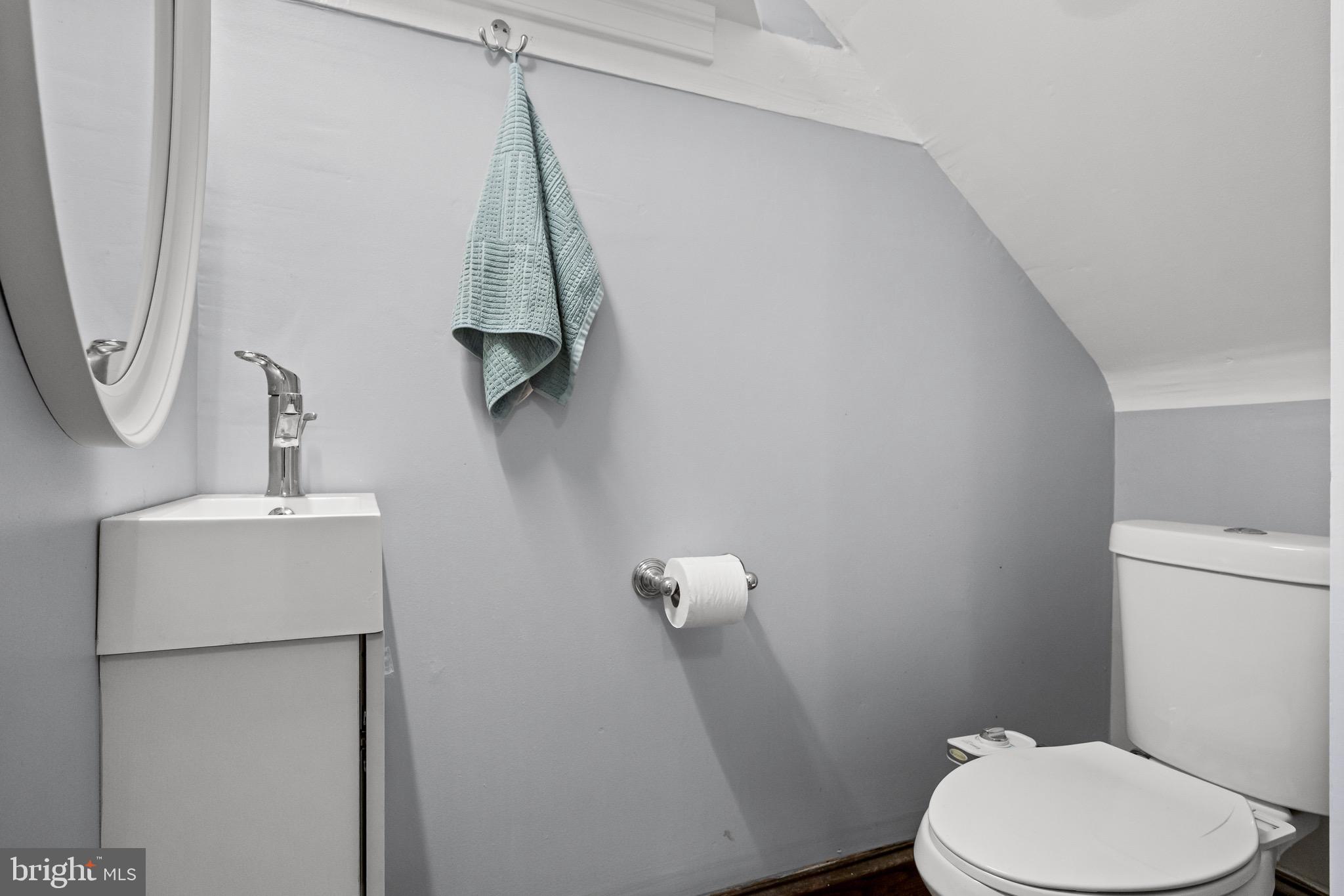 3143 Cedar Street Philadelphia, PA 19134 - Photo 9 of 26 Rare half bath