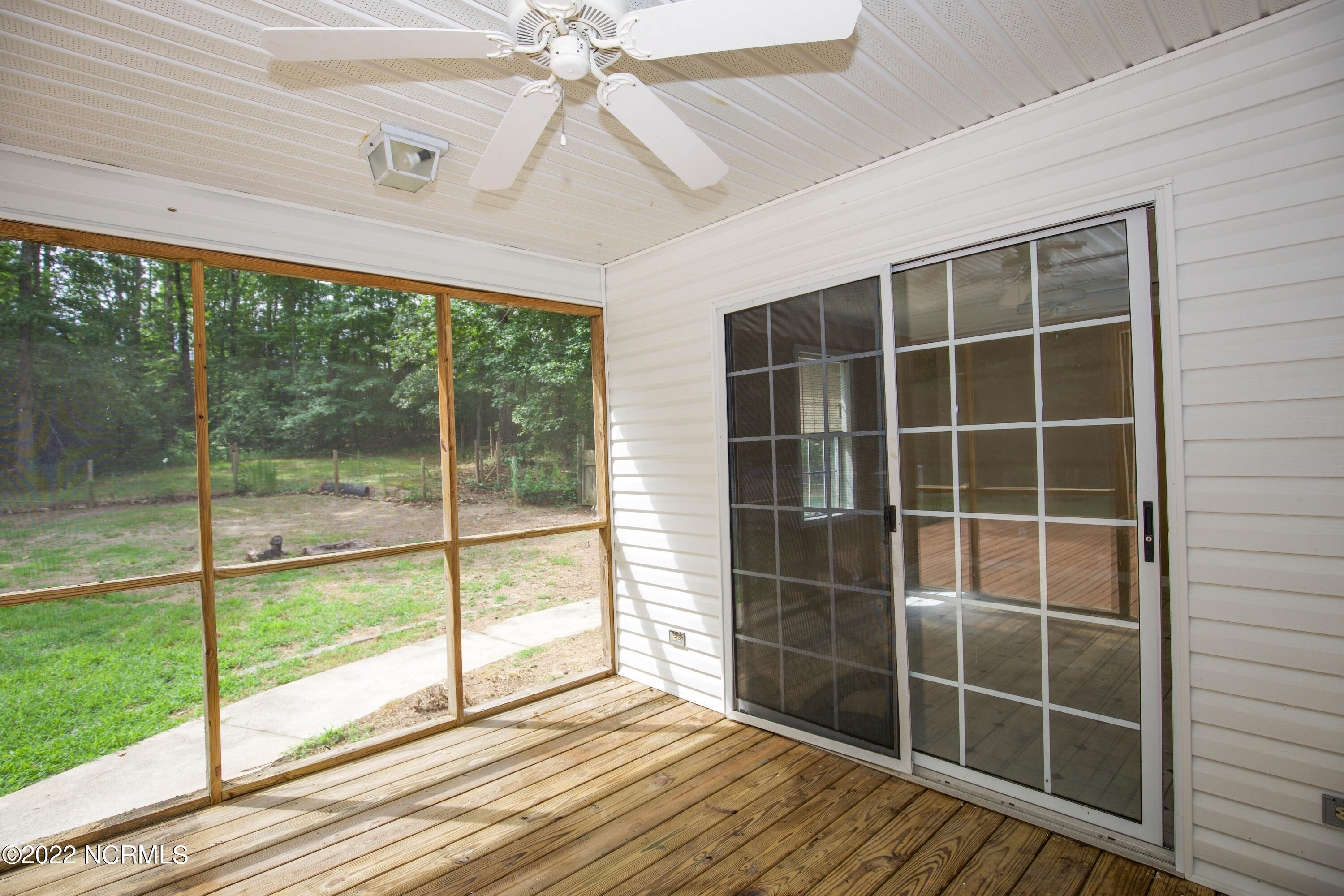 269 Sandy Oak Road Carthage, NC 28327 - Photo 22 of 28 Screened Deck