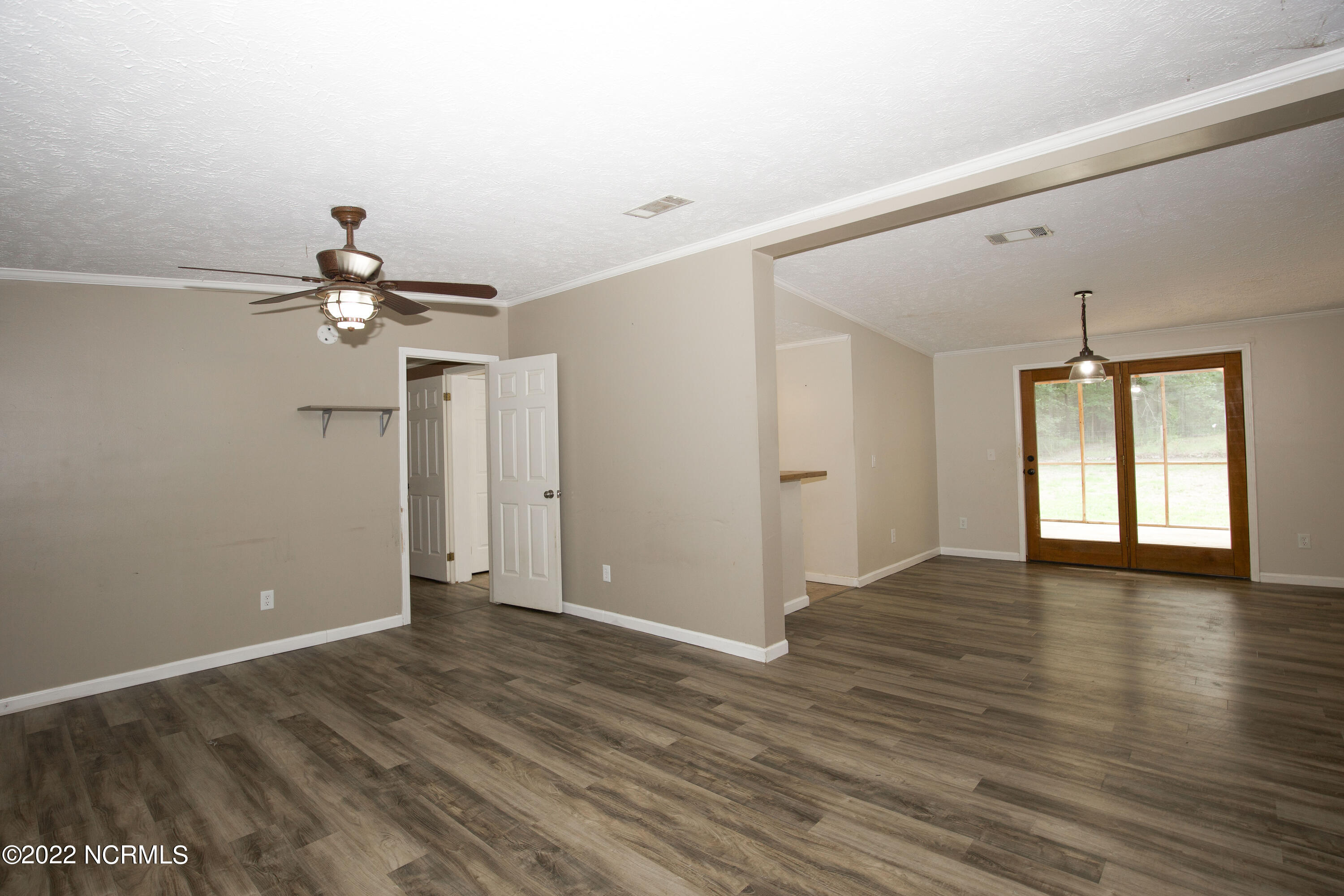 269 Sandy Oak Road Carthage, NC 28327 - Photo 3 of 28 Living/dining room