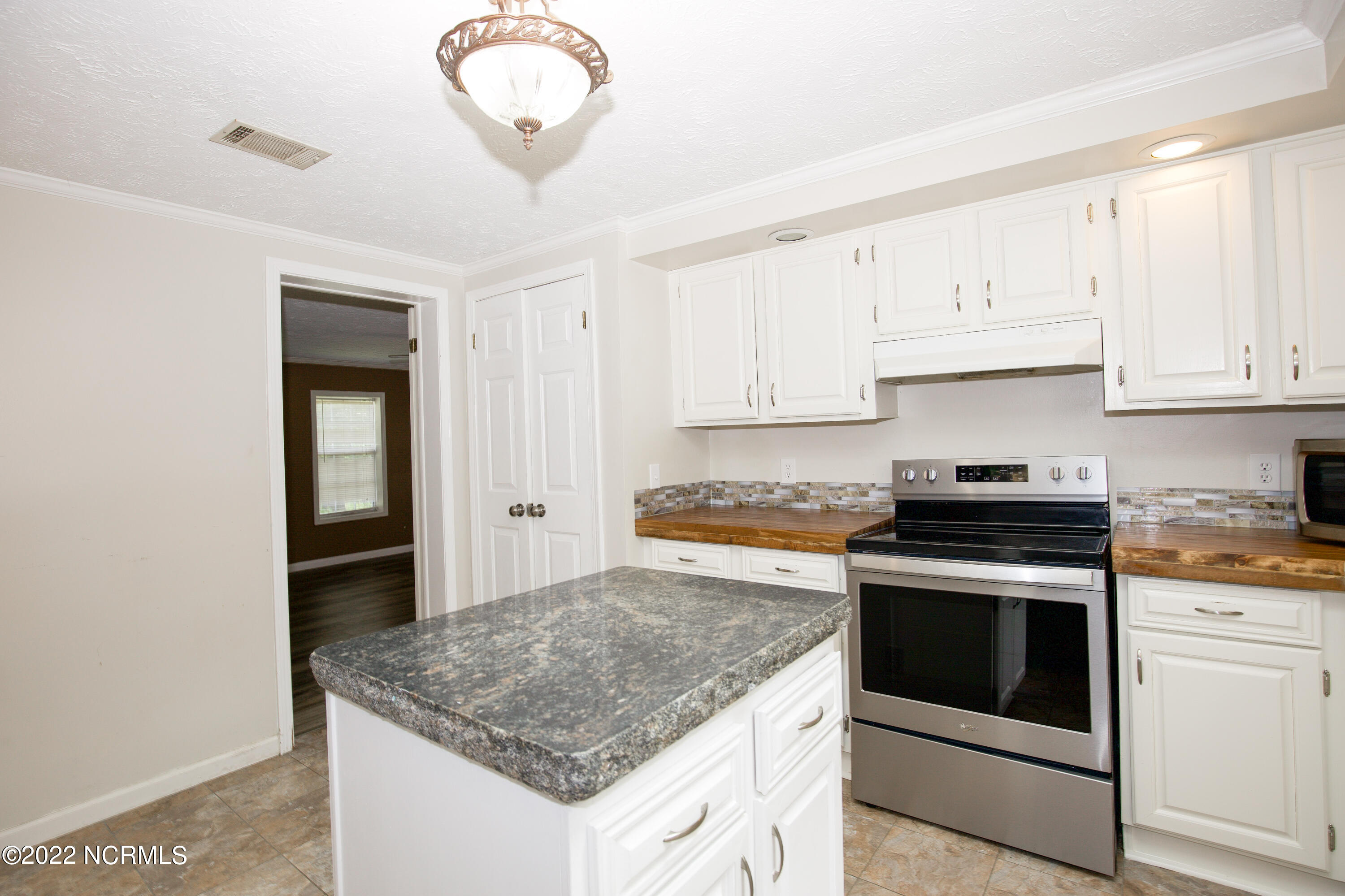 269 Sandy Oak Road Carthage, NC 28327 - Photo 8 of 28 Kitchen