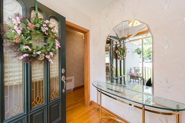16 Evergreen Road Stoneham, MA 02180 - Photo 4 of 27 Gallery Image 4