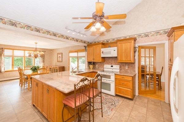 16 Evergreen Road Stoneham, MA 02180 - Photo 8 of 27 Gallery Image 8