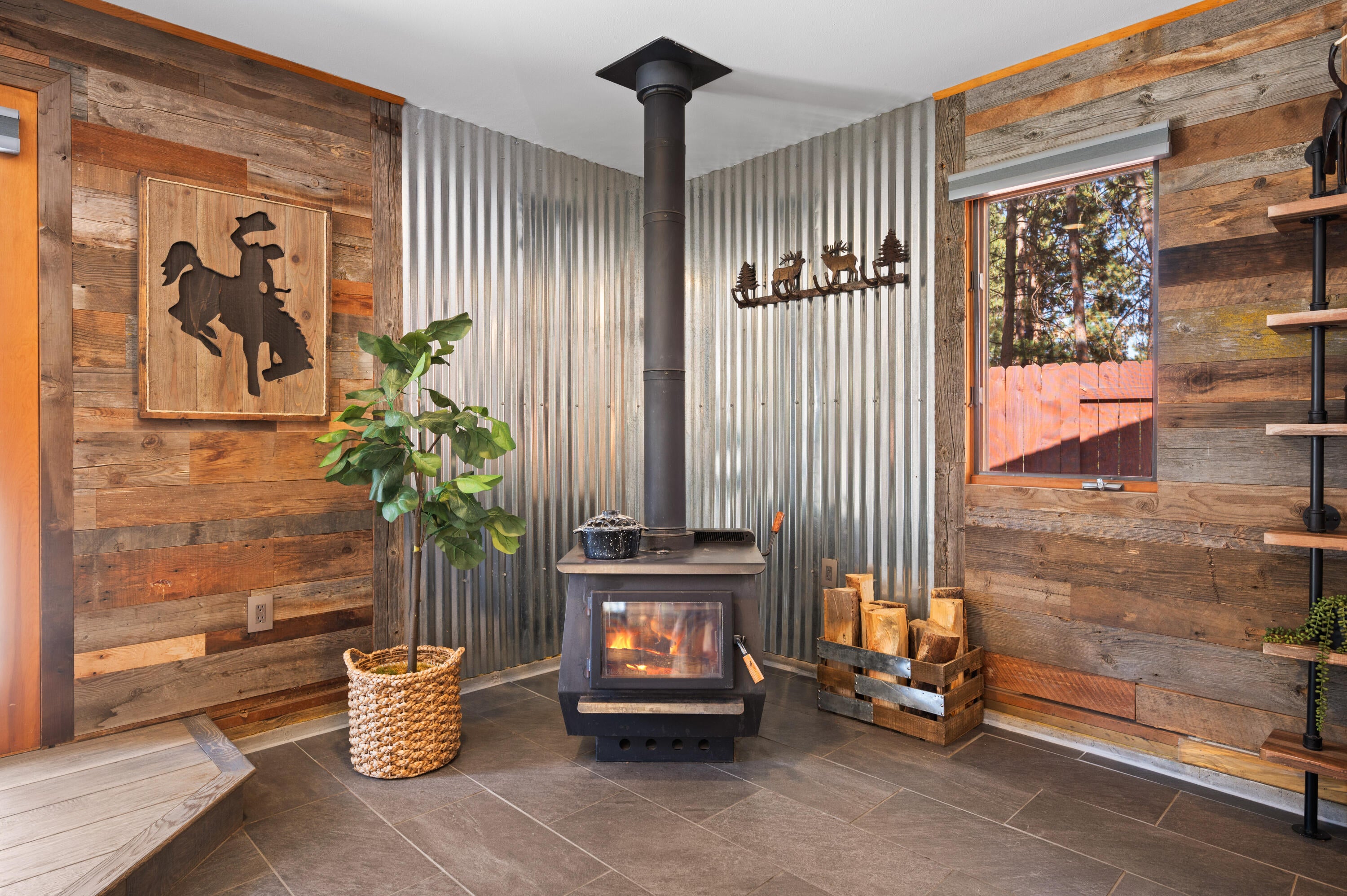 19096 Baker Road Bend, OR 97702 - Photo 14 of 41 Great Room
