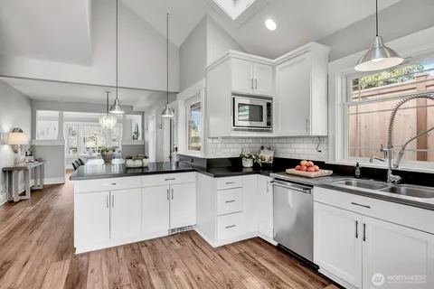 $1,650,000 | 5718 Palatine Avenue North, Seattle, WA 98103