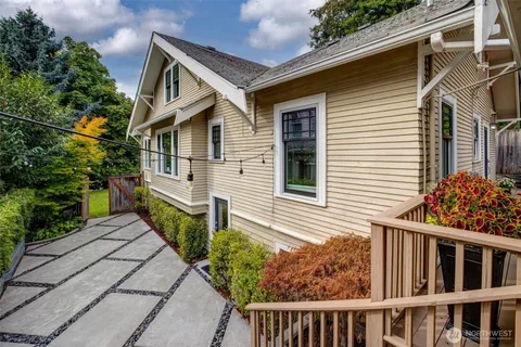 $1,650,000 | 5718 Palatine Avenue North, Seattle, WA 98103