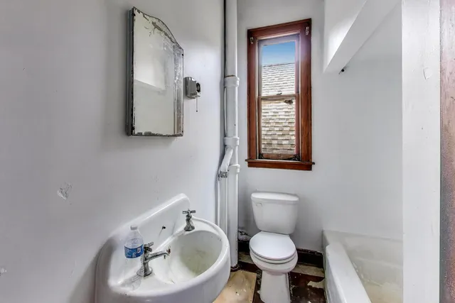 $525,000 | 3558 South Honore Street, Chicago, IL 60609