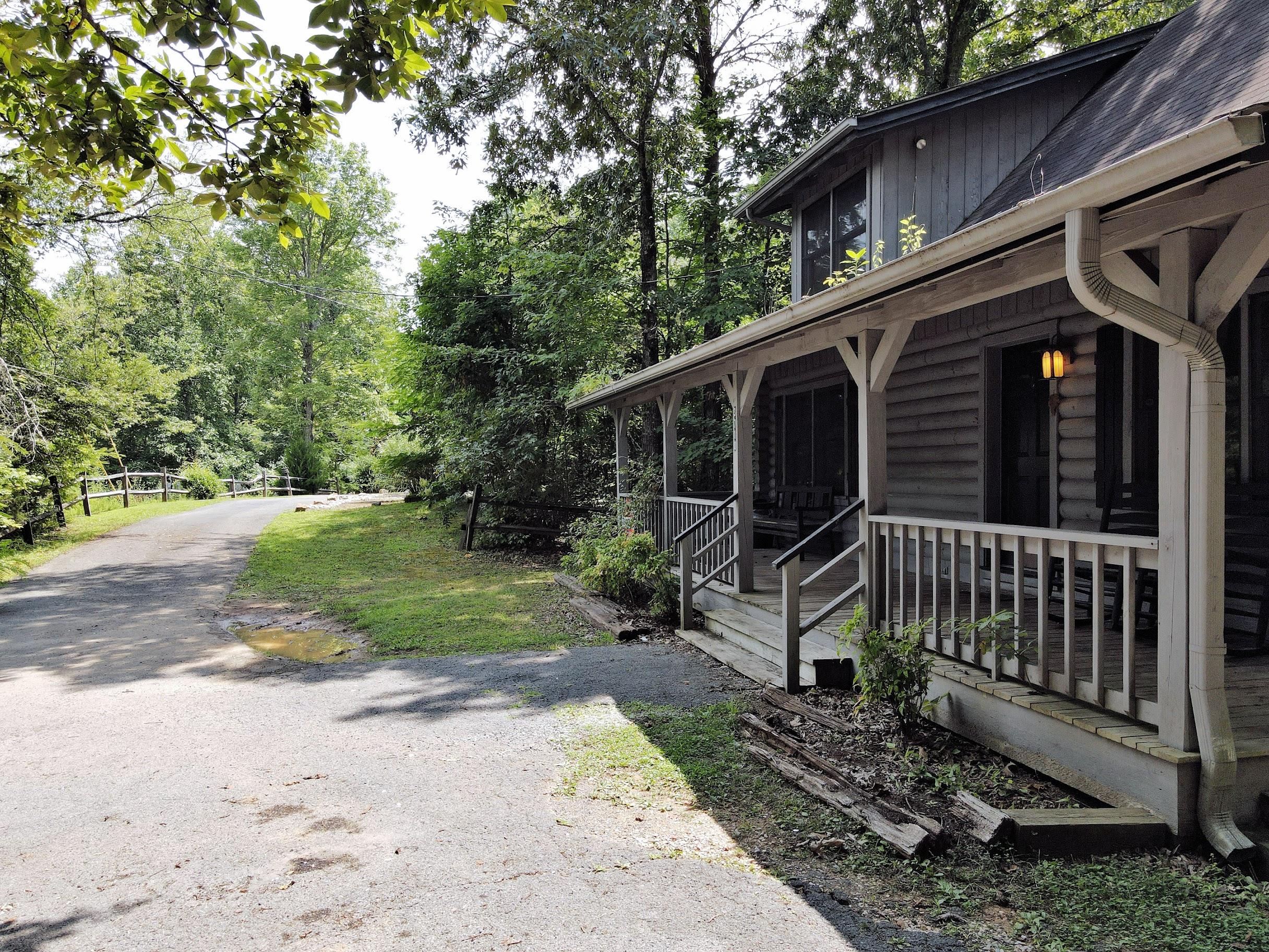 3710 Shadyview Ridge Road Sevierville, TN 37876 - Photo 2 of 18 F5E847FD-77C3-4630-BC70-898BD4D5C57C